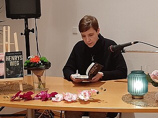 Foto von Claudia Raute bei der Lesung im Trausaal