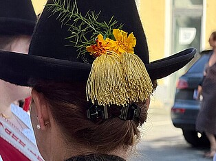 Hut einer Dame der Musikkapelle St.Johann