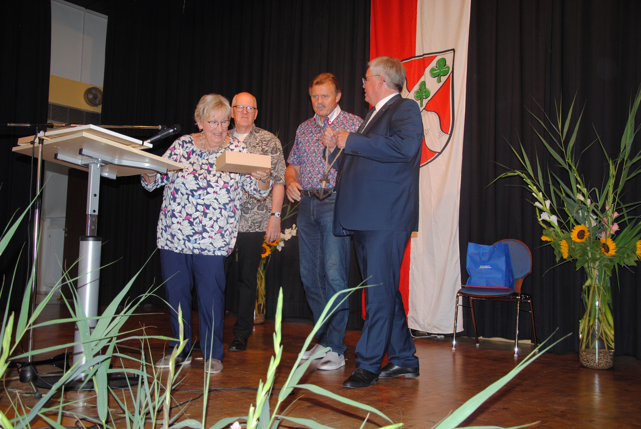 v.l.n.r. Vorsitzende der Kuratorien, Conny Häfner, Holger Krieger, Gerhard Weideling, Bürgermeister a.D. Dieter Lengemann