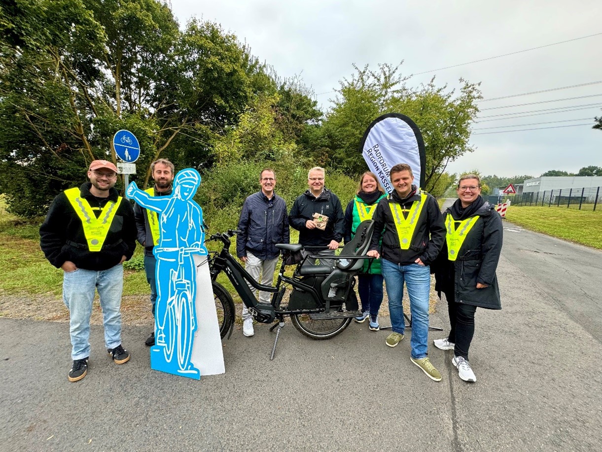 Das Team der Aktion "Pendlerfrühstück": v.l. Jonas Döbel; Stefan Arend; Andreas Damm; Dirk Stochla; Sandra Kambach; Christoph Hüter; Valesca Kickstein; Foto: Oliver Brandenstein